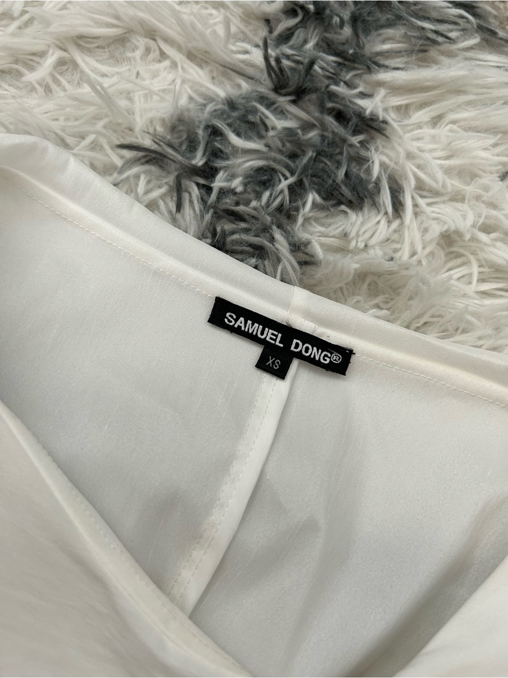 Samuel Dong Sleeveless Ruffle Blouse - Picture 6 of 7